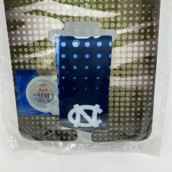 UNC Pacifier Clip - Picture 2 of 3